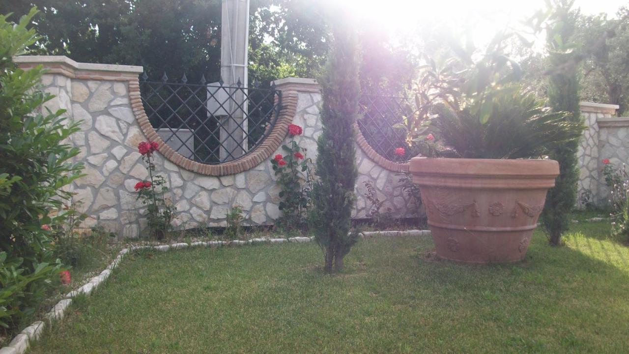 Bed and Breakfast Il Giardino Degli Ulivi à Canneto  Extérieur photo