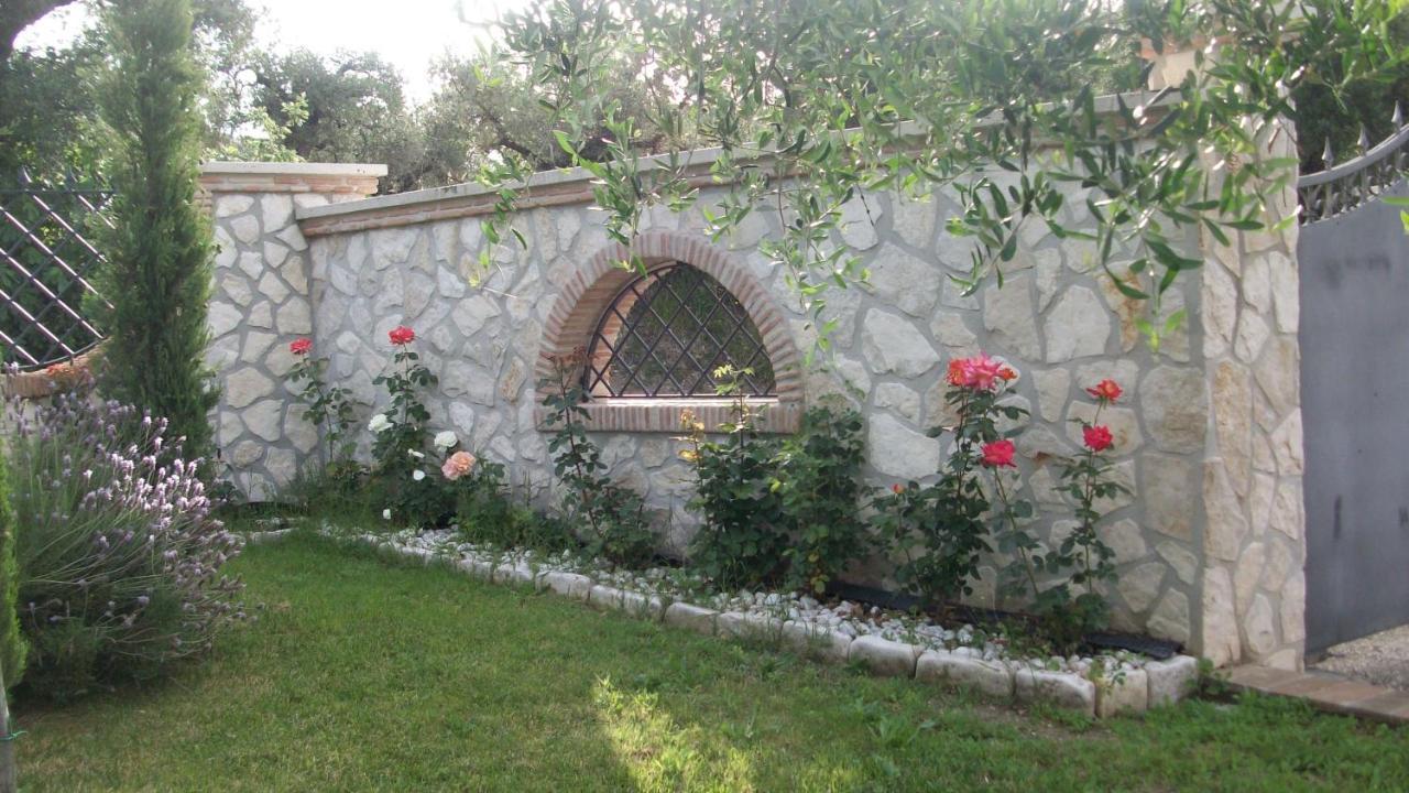 Bed and Breakfast Il Giardino Degli Ulivi à Canneto  Extérieur photo