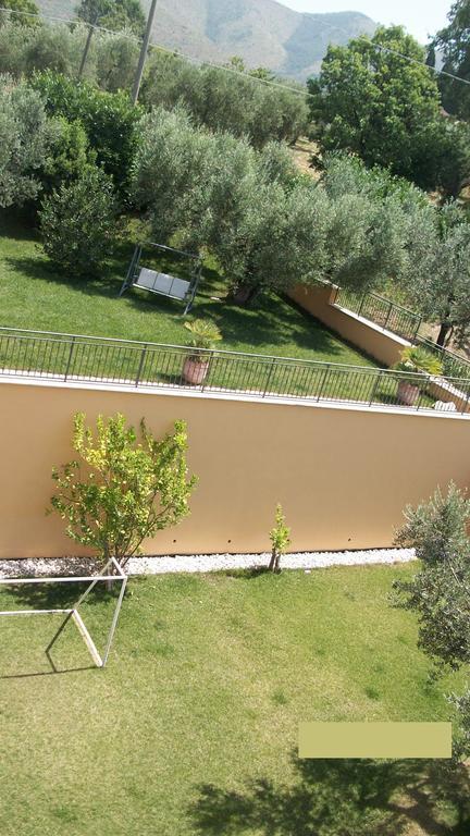 Bed and Breakfast Il Giardino Degli Ulivi à Canneto  Extérieur photo